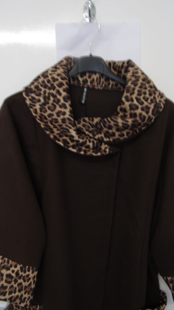 New Ladies Brown Poncho Animal Print One Size fits sizes 18 20 22 - Image 3