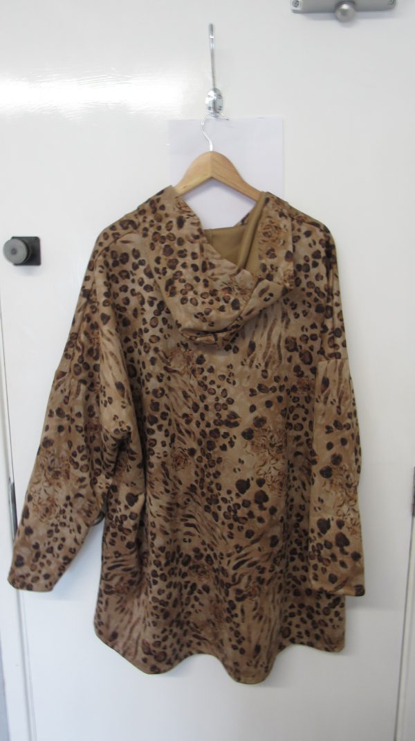 New Light Beige Animal Print Soft Jacket One Size fits sizes 18 20 22 - Image 2