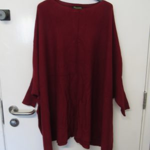 Wine Ladies Batwing Tassel Poncho One size fits sizes 16 18 20 22 24 26