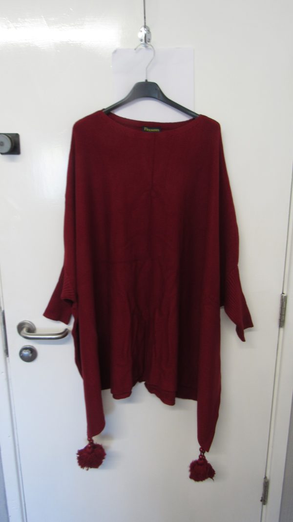 Wine Ladies Batwing Tassel Poncho One size fits sizes 16 18 20 22 24 26