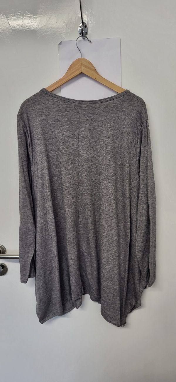 New Grey Sparkle Jumper One Size fits sizes 18 20 22 24 - Image 4