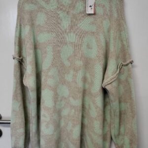 New Ladies Mint Green and Beige Leopard Print Long Jumper One Size fits sizes 18 20 22 24