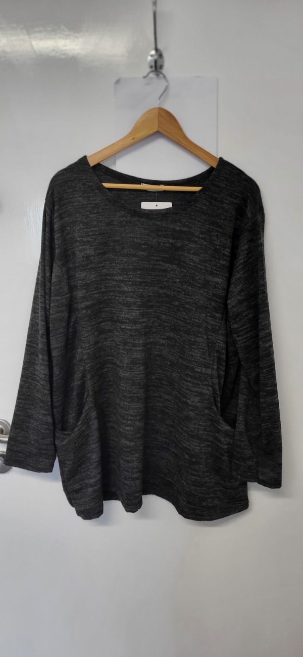 New Ladies Black Pockets Lightweight Jumper One Size fits sizes 16 18 20 22