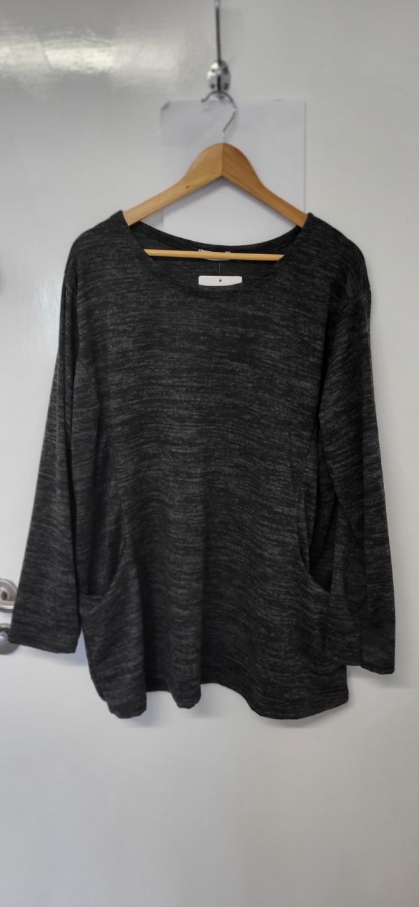 New Ladies Black Pockets Lightweight Jumper One Size fits sizes 16 18 20 22 - Image 2