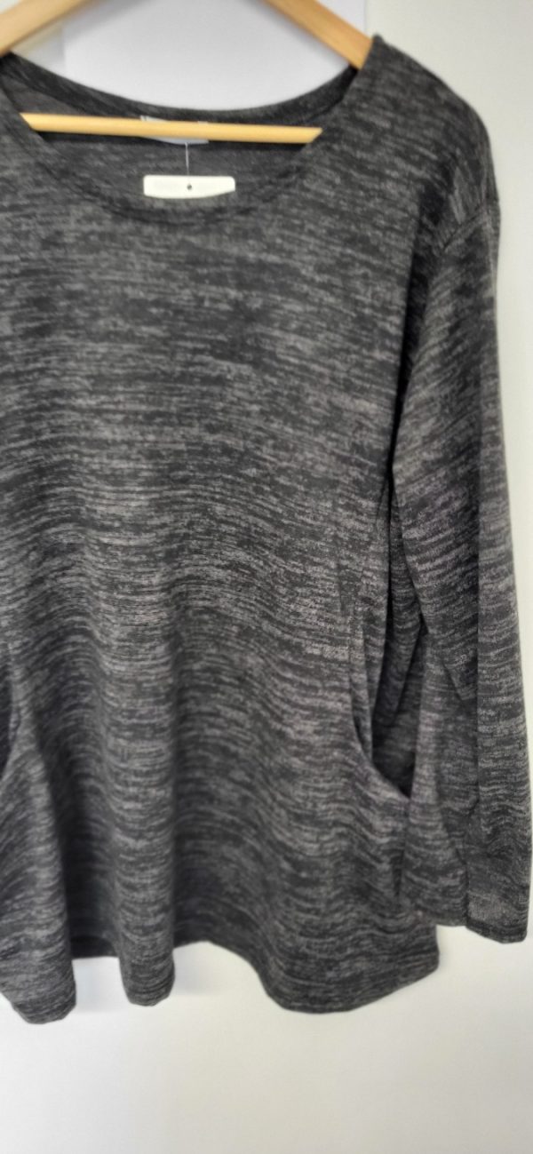 New Ladies Black Pockets Lightweight Jumper One Size fits sizes 16 18 20 22 - Image 4