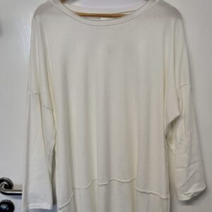 New Ladies Winter White Edged with Silver Jumper One Size fits sizes 18 20 22
