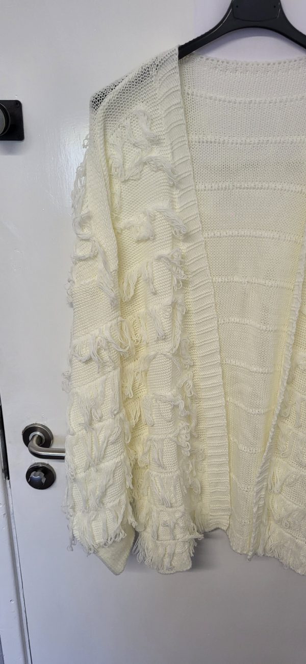 New Ladies Winter White Ruffle Cardigan One Size fits sizes 16 18 20 22 - Image 3