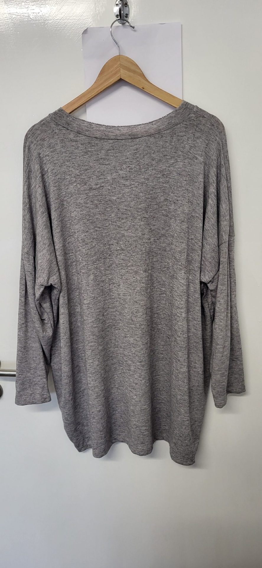 New Ladies Grey Edged with Silver Jumper One Size fits sizes 18 20 22 - Image 6