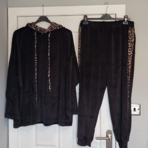 New Ladies Black Velour Leopard Trim Lounge Suit One Size fits sizes 20 22