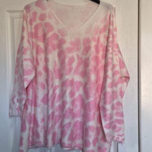 New Ladies Pink V Neck Pattern Jumper One Size fits sizes 18 20 22