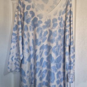 New Ladies Sky Blue V Neck Pattern Jumper One Size fits sizes 18 20 22