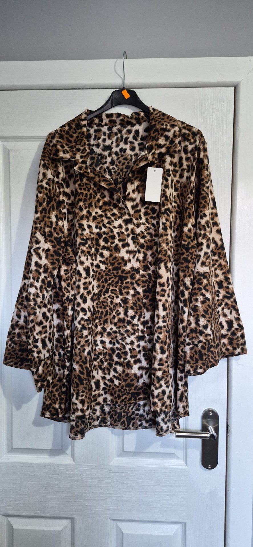 New Ladies Animal Print Top One Size fits sizes 18 20 22 - Image 2