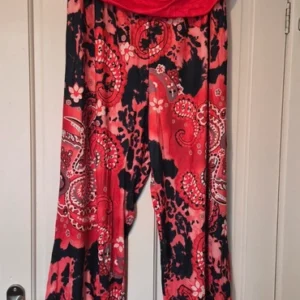 Red Floral Ladies Plus Size Harem Trousers Pants Size 3XL Size UK 22 NON RETURNABLE