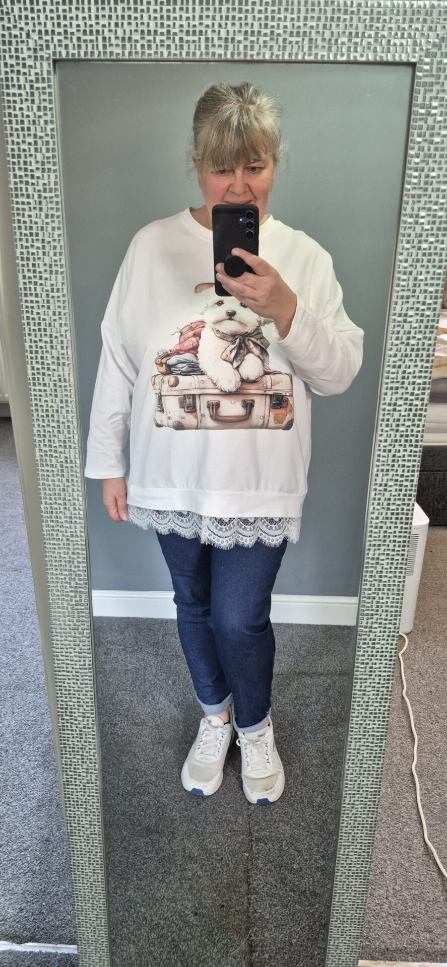 New White Dog Lacy Sweatshirt One Size fits sizes 18 20 22 - Image 7