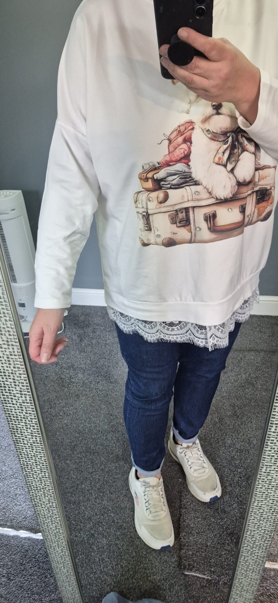 New White Dog Lacy Sweatshirt One Size fits sizes 18 20 22 - Image 6