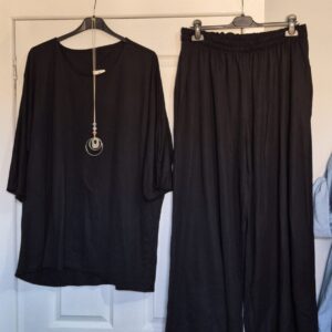 New Black 2 Piece Set Trousers and Top One Size fits sizes 18 20 22 24