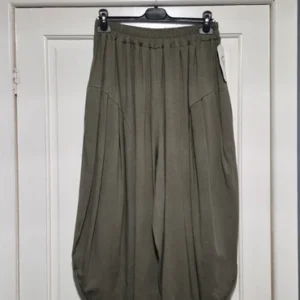 NEW Ladies Khaki Cocoon Trousers One size fits sizes 18 20 22 NON RETURNABLE