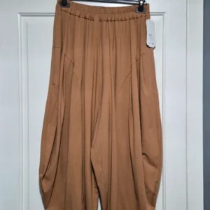 NEW Ladies Camel Cocoon Trousers One size fits sizes 18 20 22 NON RETURNABLE