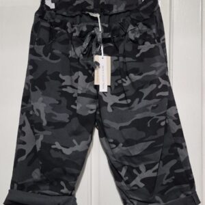 NEW Ladies Charcoal Grey Camo Magic Shorts Plus Size One Size Fits sizes 18 20 22 Size 2