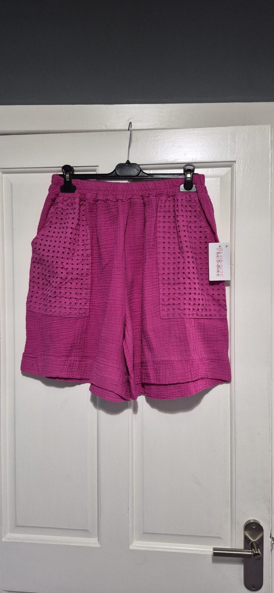 Lovely Cerise Pink Pattern Pocket Shorts One Size fits sizes 16-22 - Image 3