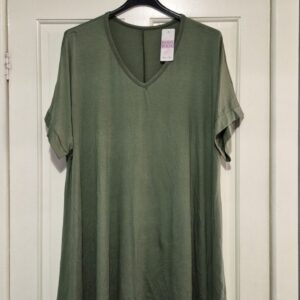 Lovely Green Swing Bottom T-shirt One Size fits sizes 20 22 24