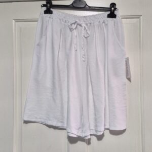 Lovely Plain White Pocket Shorts One Size fits sizes 16-22