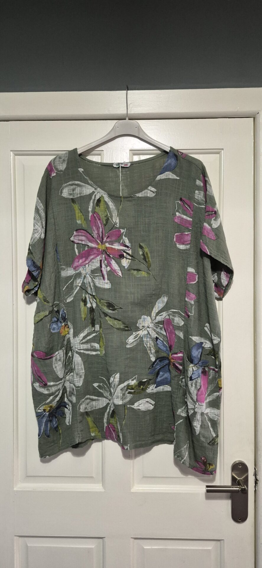 New Khaki Green Floral Pocket Cotton Top One Size fits sizes 18 20 22 24 - Image 5