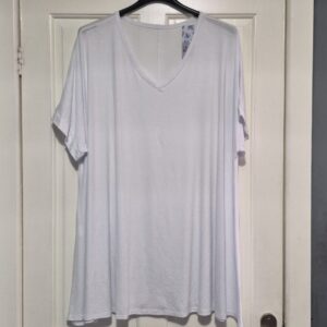 Lovely White Swing Bottom T-shirt One Size fits sizes 20 22 24